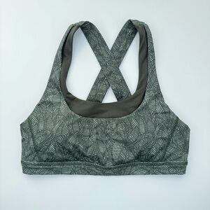 Lululemon Run Stuff Your Bra‎ II Racerback Sports Bra Jazzy White Gator Green 8